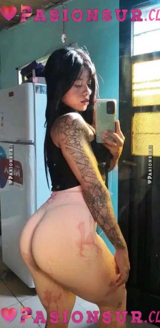 Morenita ardiente esperando por ti amor